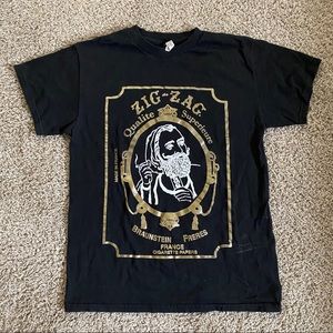 (M) zigzag T-shirt rolling papers